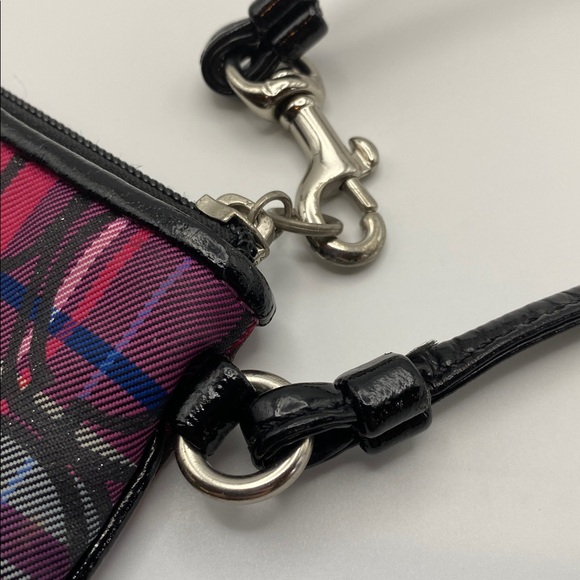 Coach - Picture 4 of 8